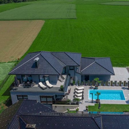 Luxurioese Penthaus Wohnung Anif Kültér fotó